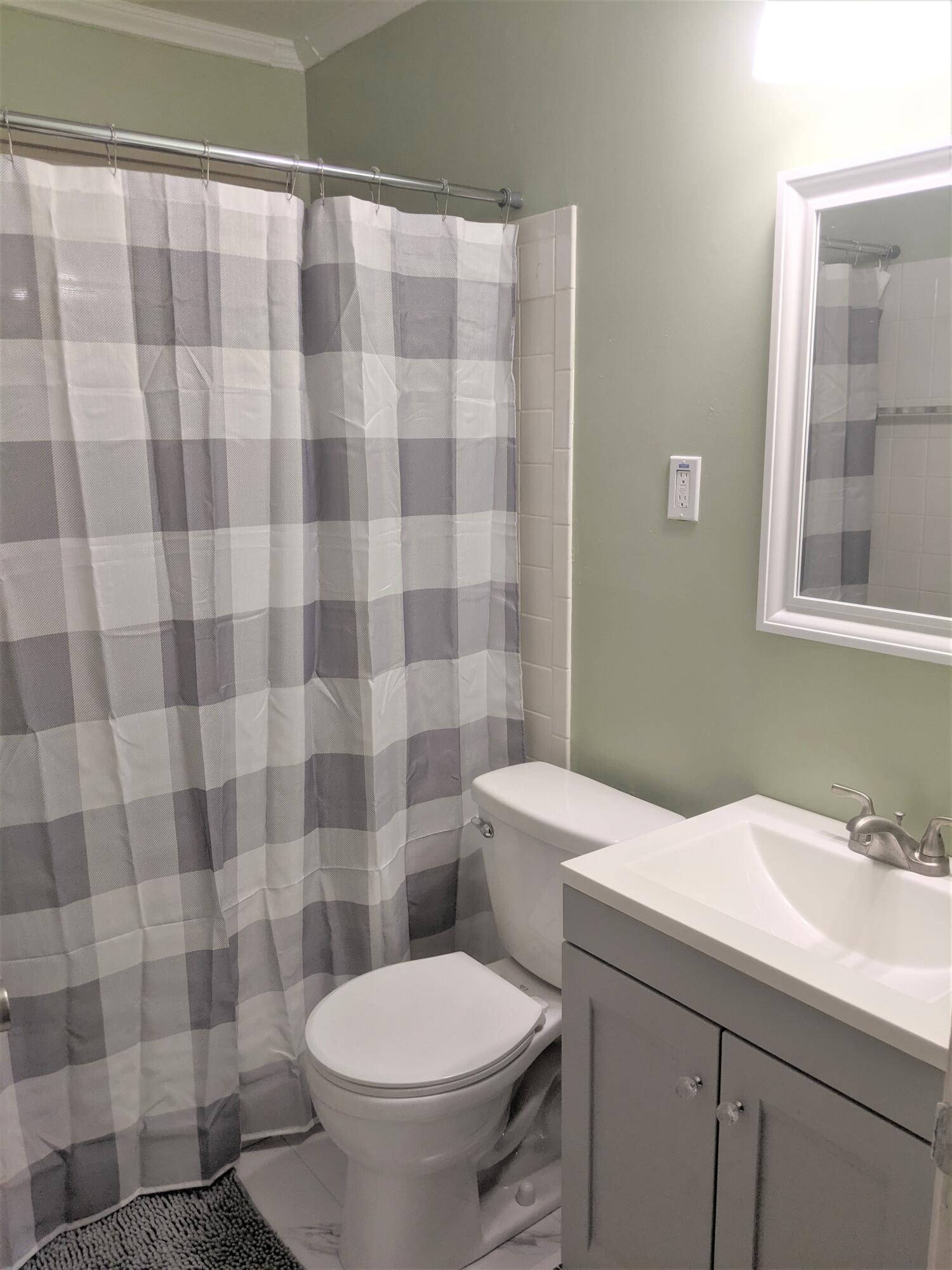 240 Alhambra Road Oak Ridge, TN 37830 - Photo 25 of 38 hall bathroom