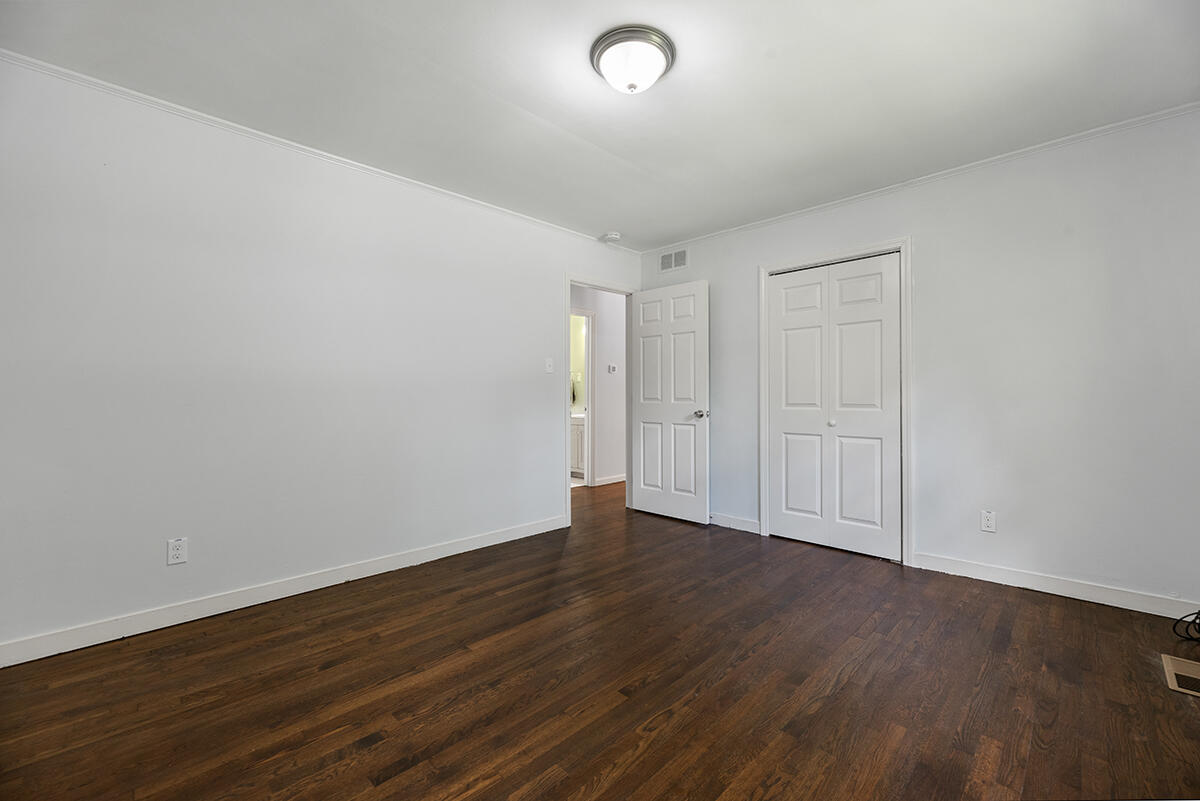 240 Alhambra Road Oak Ridge, TN 37830 - Photo 33 of 38 Bedroom 4