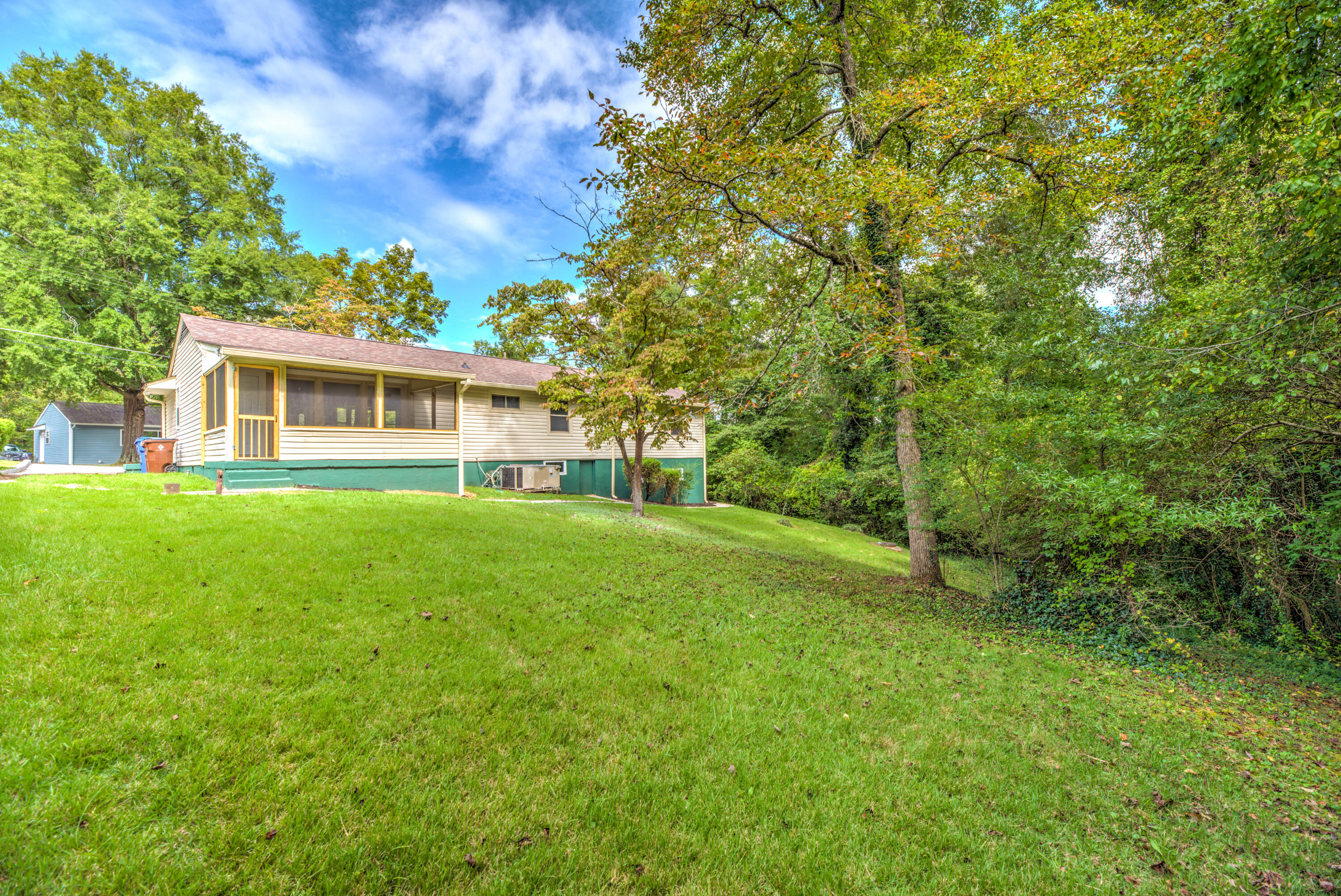 240 Alhambra Road Oak Ridge, TN 37830 - Photo 38 of 38 Back yard