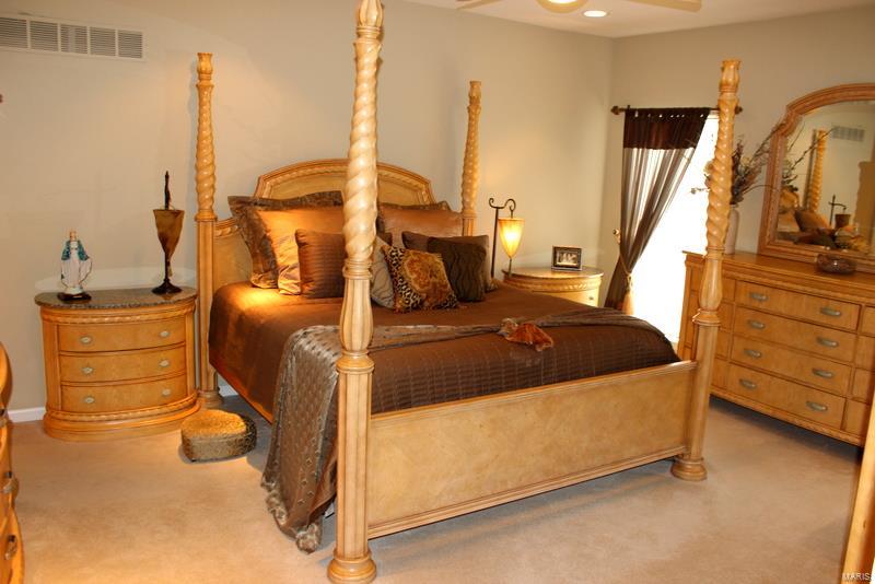 904 Kiefer Ridge Drive Ballwin, MO 63021 - Photo 14 of 40 Gallery Image 14