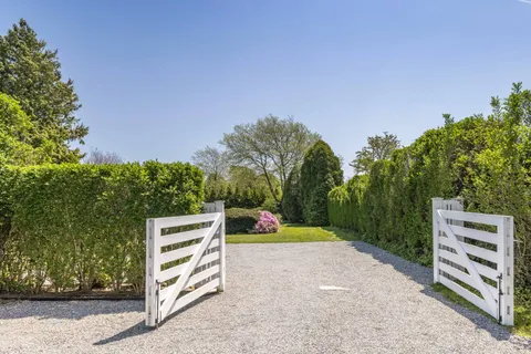 $11,495,000 | 57 Lee Avenue, East Hampton, NY 11937