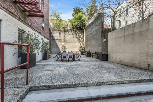 $3,150 | 67-25 Clyde Street, Unit 1G | Rego Park