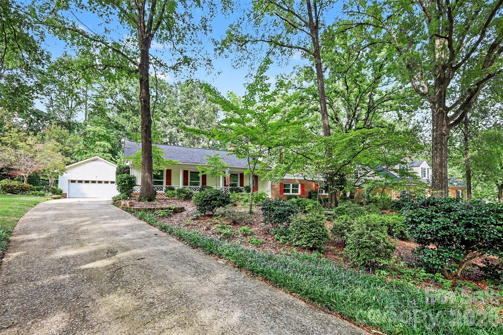 6122 Yellowood Road Charlotte, NC 28210 - Photo 3 of 42 Gallery Image 3