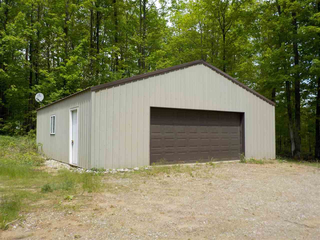 18848 Number One Road Thompsonville, MI 49683 - Photo 20 of 24 1830305-22.JPG