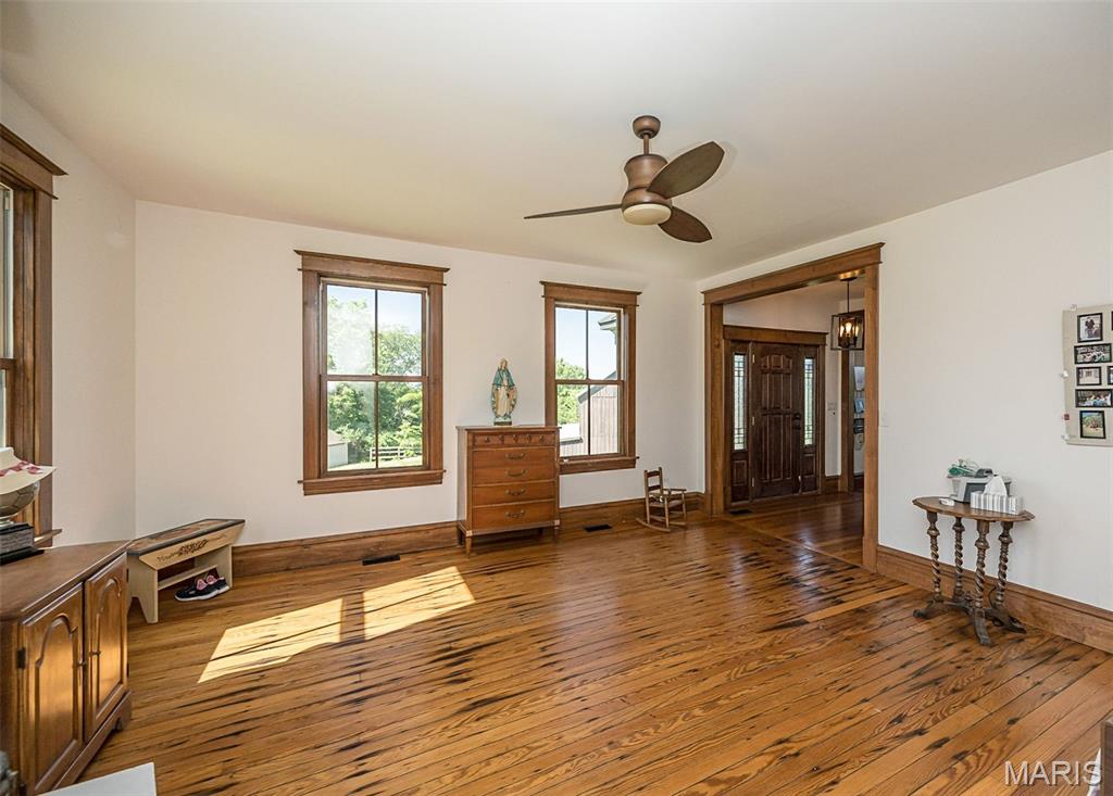 4241 Alt Road Pacific, MO 63069 - Photo 10 of 34