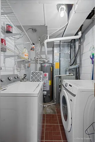 $349,900 | 215 Lakeshore Lane, Bloomingdale, IL 60108