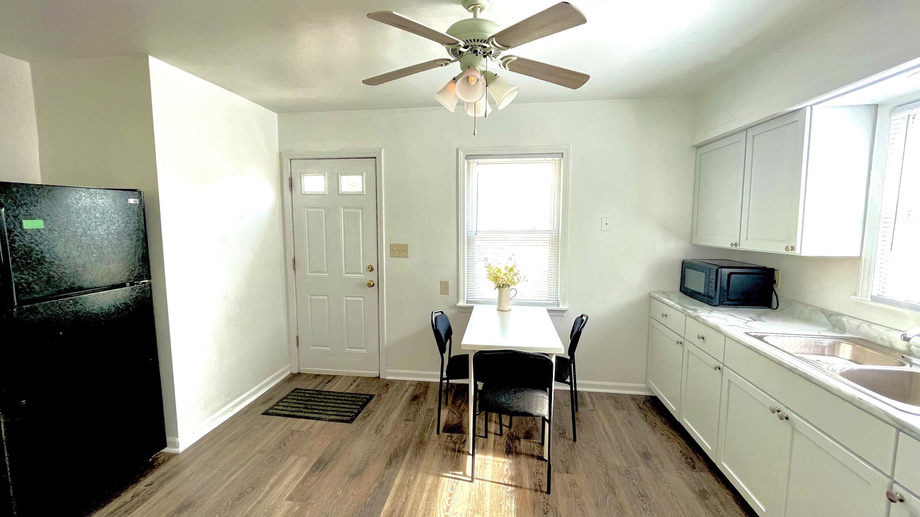 3526 North 77th Street Milwaukee, WI 53222 - Photo 8 of 11 Dining