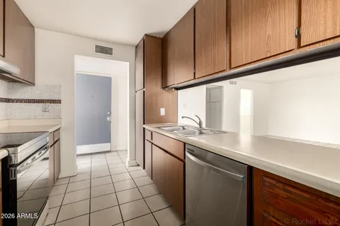 $879,000 | 17859 North 40th Street, Phoenix, AZ 85032