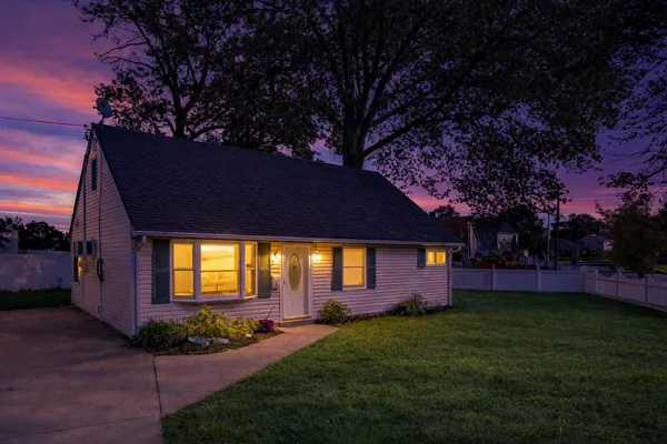 $3,100 | 52 Markham Road, Edison, NJ 08817