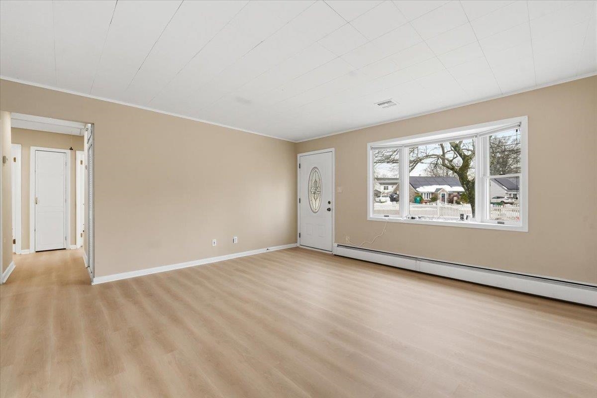 52 Markham Road Edison, NJ 08817 - Photo 4 of 33