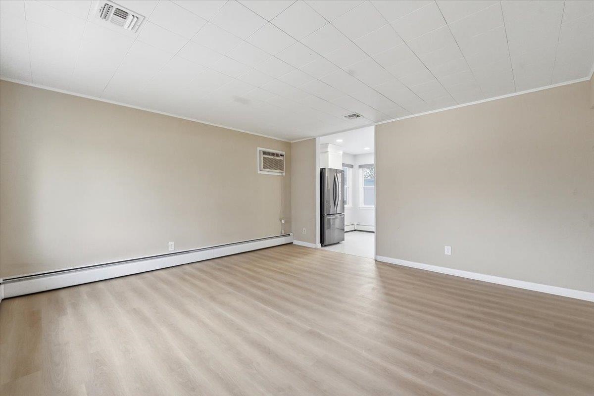 52 Markham Road Edison, NJ 08817 - Photo 5 of 33