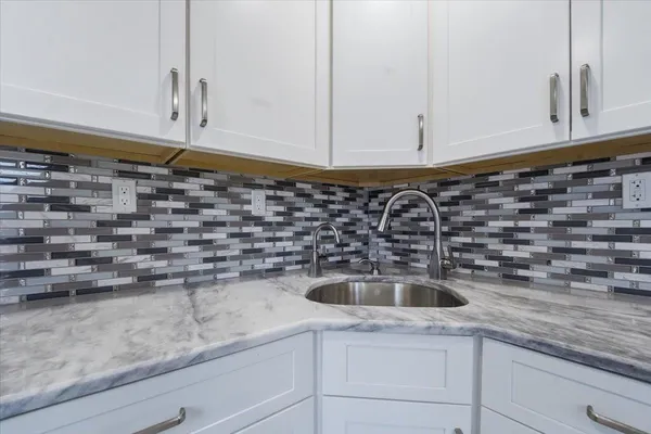 $3,100 | 52 Markham Road, Edison, NJ 08817