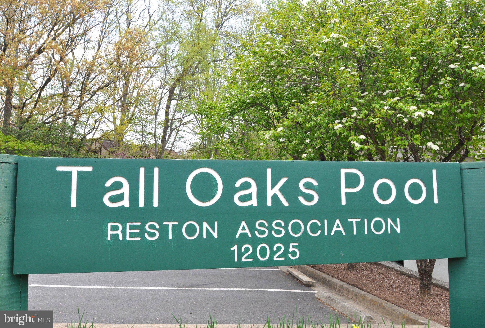 1659 Parkcrest Circle, Unit C Reston, VA 20190 - Photo 31 of 31 a street sign that is on the side of a road