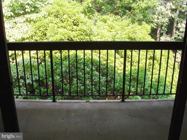 $350,000 | 1659 Parkcrest Circle, Unit C, Reston, VA 20190