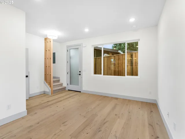 $339,900 | 7379 North Mobile Avenue, Portland, OR 97217