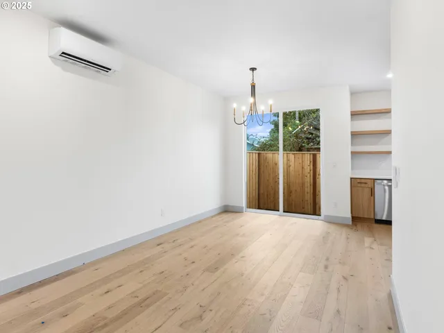 $339,900 | 7379 North Mobile Avenue, Portland, OR 97217