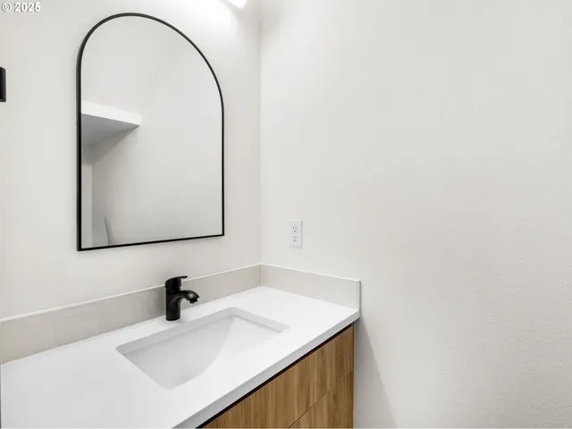 $339,900 | 7379 North Mobile Avenue, Portland, OR 97217