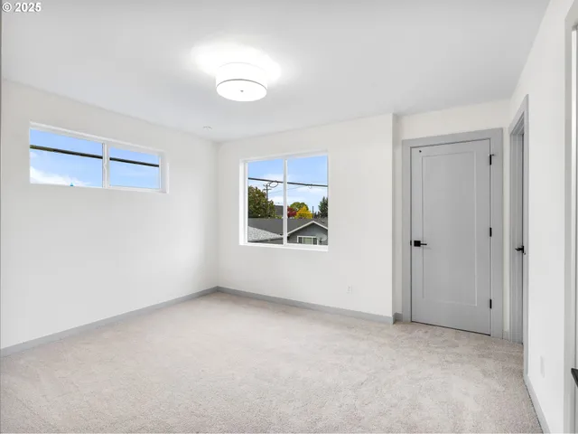 $339,900 | 7379 North Mobile Avenue, Portland, OR 97217