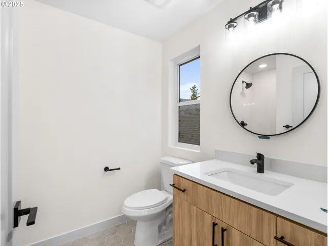 $339,900 | 7379 North Mobile Avenue, Portland, OR 97217