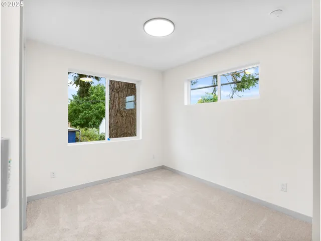 $339,900 | 7379 North Mobile Avenue, Portland, OR 97217