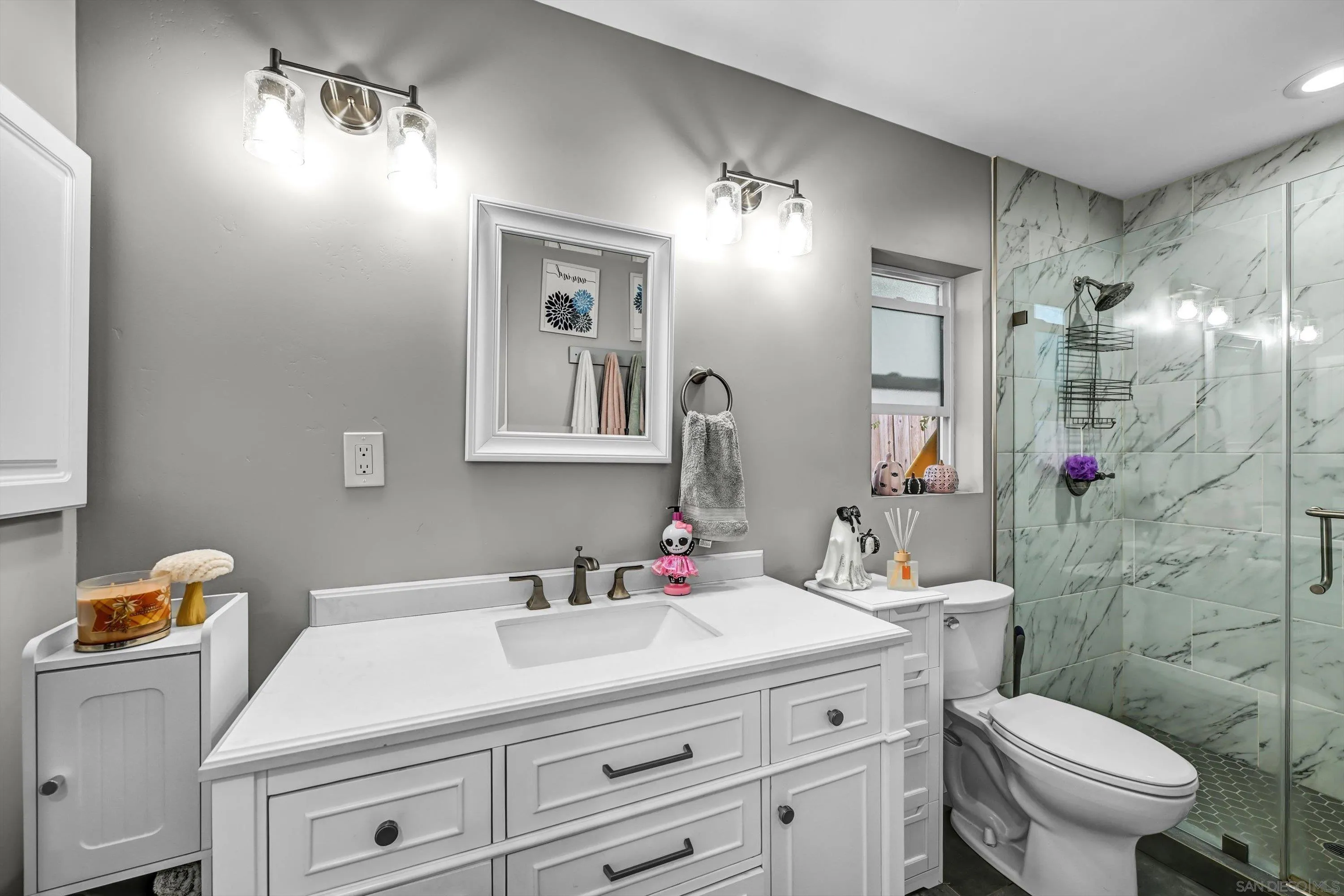 13145-47 Carriage Road Poway, CA 92064 - Photo 23 of 29 Gallery Image 23