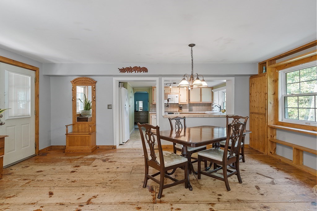 99 Hobbs Road Pelham, NH 03076 - Photo 7 of 11