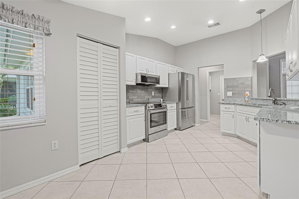 7705 Southwest 114th Loop Ocala, FL 34476 - Photo 13 of 31 Gallery Image 13