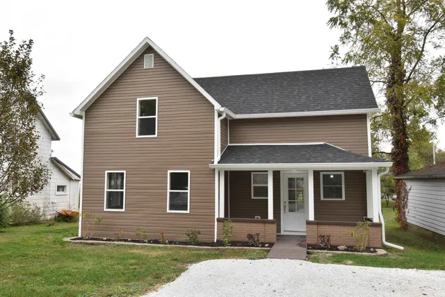 $159,000 | 211 North Chestnut Street, Earl Park, IN 47942