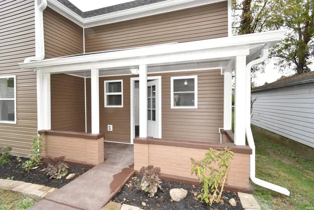 $159,000 | 211 North Chestnut Street, Earl Park, IN 47942