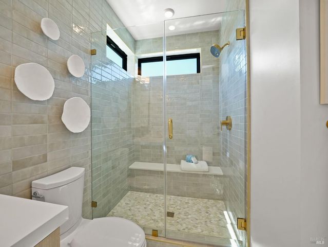 $3,462,400 | 110 Erin Drive, San Rafael, CA 94903