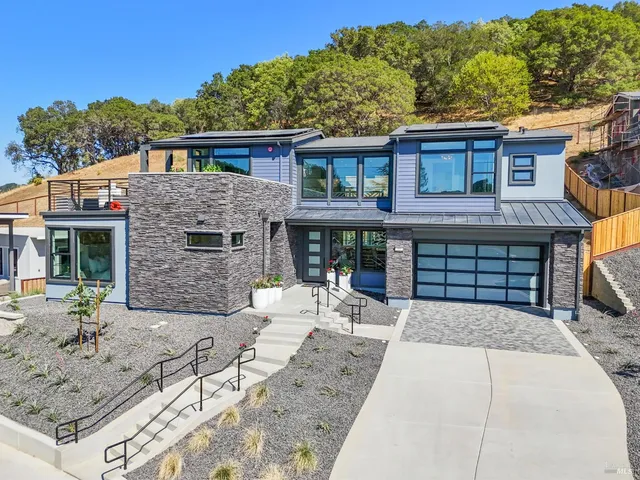 $3,462,400 | 110 Erin Drive, San Rafael, CA 94903
