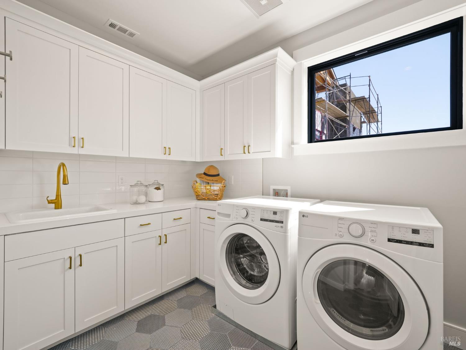 110 Erin Drive San Rafael, CA 94903 - Photo 22 of 53 Image is of show home. See agent for colors, options and upgrades for this homesite.