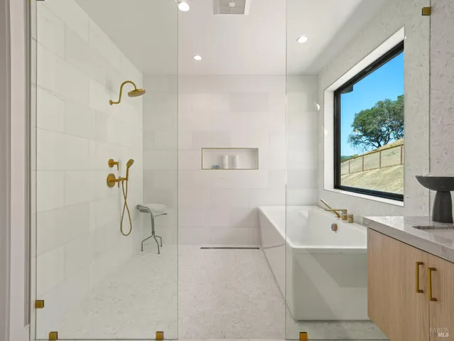 $3,462,400 | 110 Erin Drive, San Rafael, CA 94903