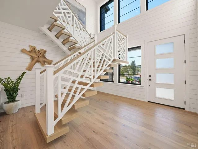 $3,462,400 | 110 Erin Drive, San Rafael, CA 94903