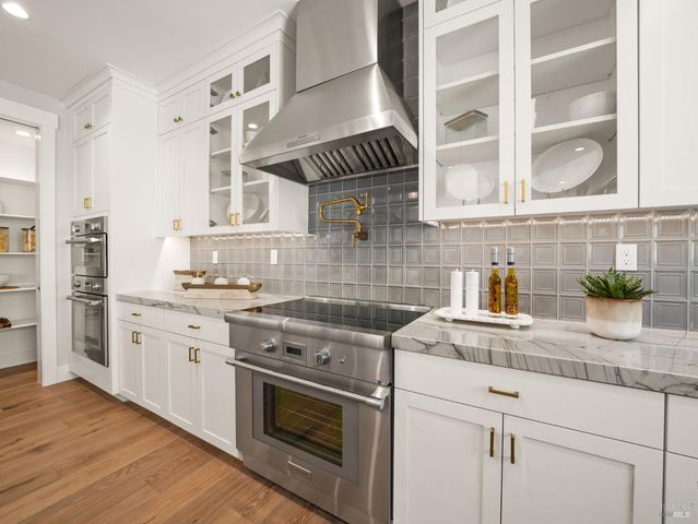 $3,462,400 | 110 Erin Drive, San Rafael, CA 94903