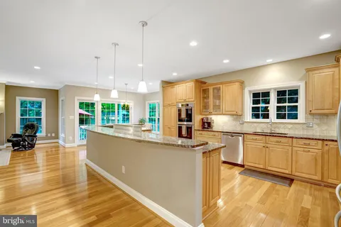 $1,950,000 | 117 West George Mason Road, Falls Church, VA 22046