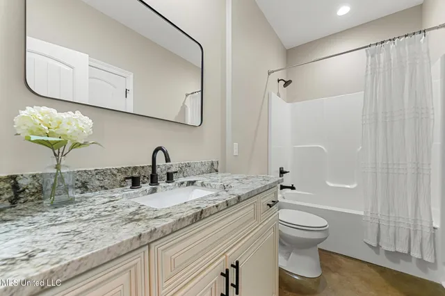 $499,000 | 19696 West Wortham Road, Saucier, MS 39574