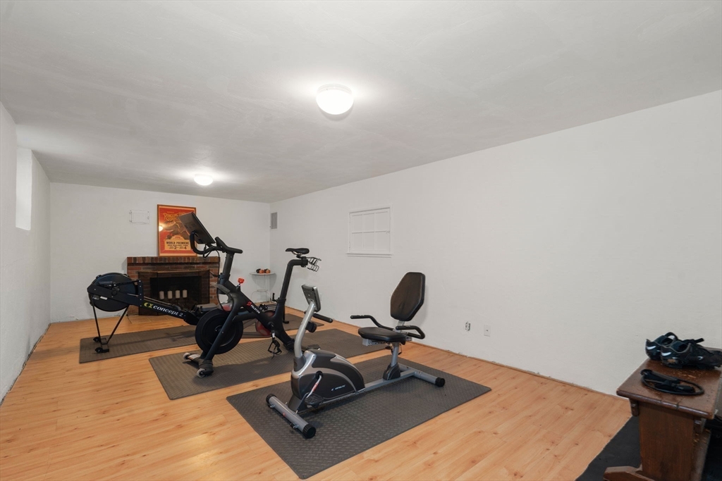 14 Wedgewood Road Newton, MA 02465 - Photo 27 of 31