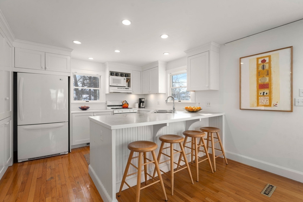 14 Wedgewood Road Newton, MA 02465 - Photo 7 of 31