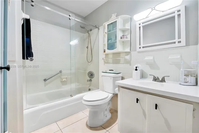 $174,999 | 6750 Northeast 21st Road, Unit 124, Fort Lauderdale, FL 33308