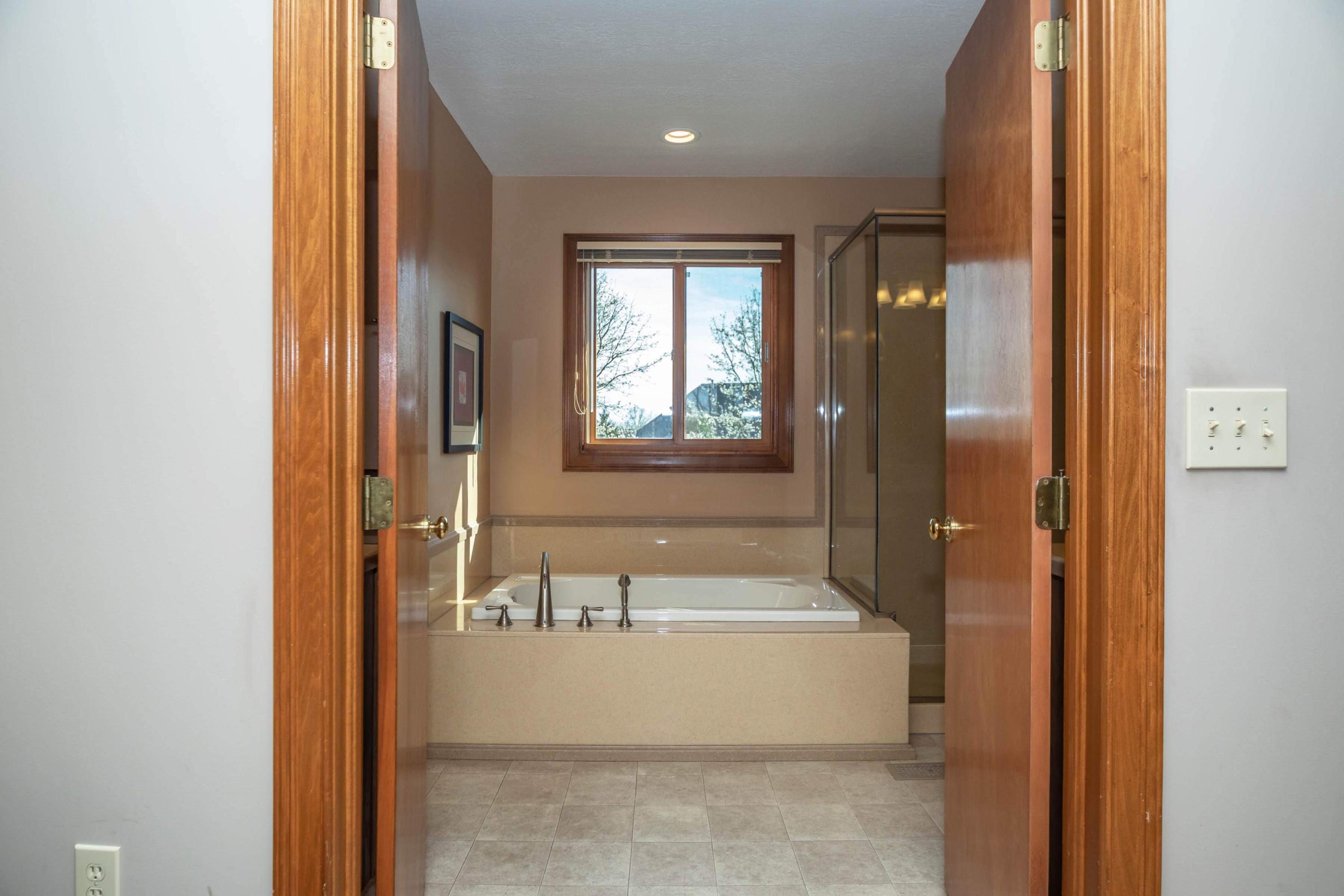 367 Beecher Road Columbus, OH 43230 - Photo 32 of 52 Gallery Image 32