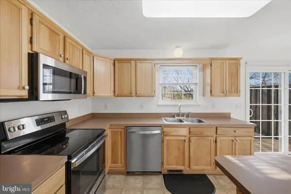 $1,875 | 118 Seabreeze Lane, Winchester, VA 22602