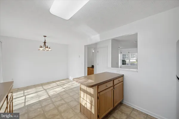 $1,875 | 118 Seabreeze Lane, Winchester, VA 22602