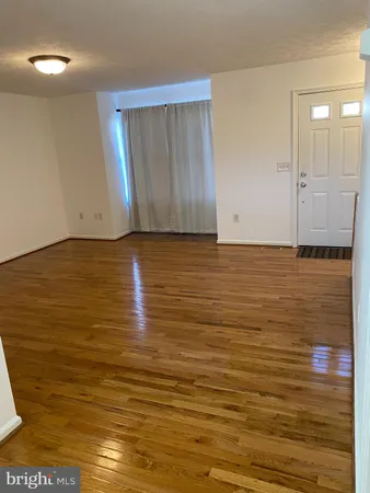 $1,875 | 118 Seabreeze Lane, Winchester, VA 22602