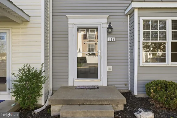 $1,875 | 118 Seabreeze Lane, Winchester, VA 22602