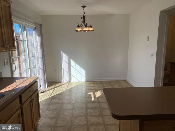 $1,875 | 118 Seabreeze Lane, Winchester, VA 22602