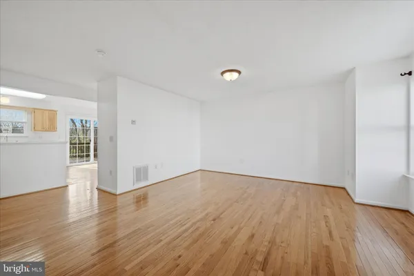 $1,875 | 118 Seabreeze Lane, Winchester, VA 22602