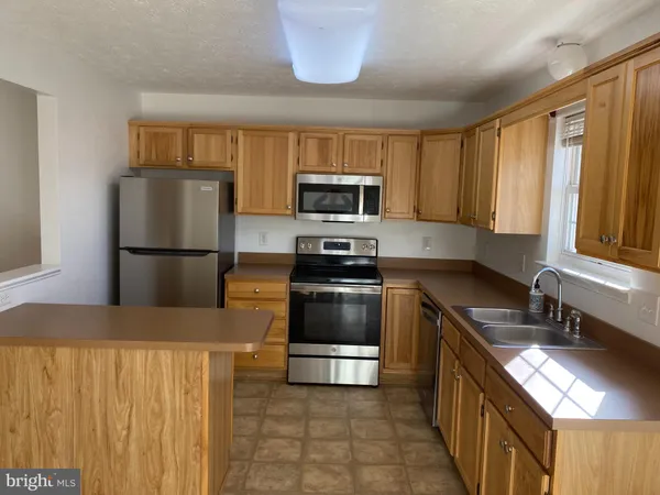 $1,875 | 118 Seabreeze Lane, Winchester, VA 22602