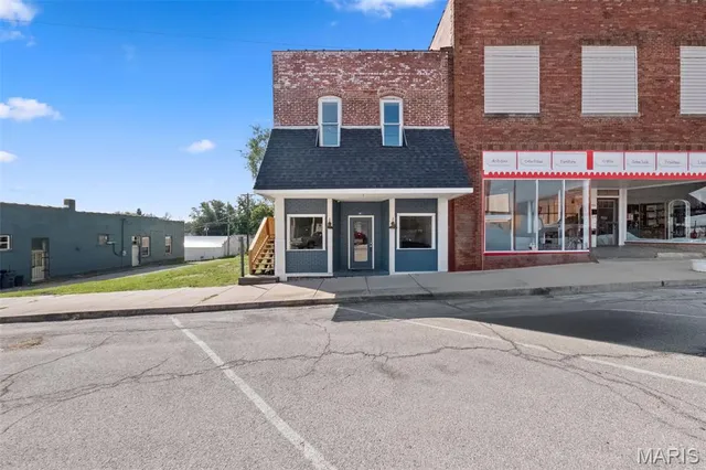 $164,900 | 318 Broadway Street, Elsberry, MO 63343