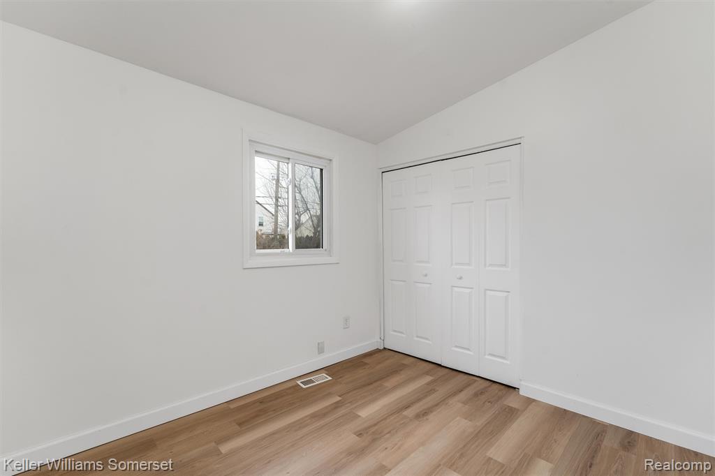 29015 York Street Inkster, MI 48141 - Photo 16 of 25
